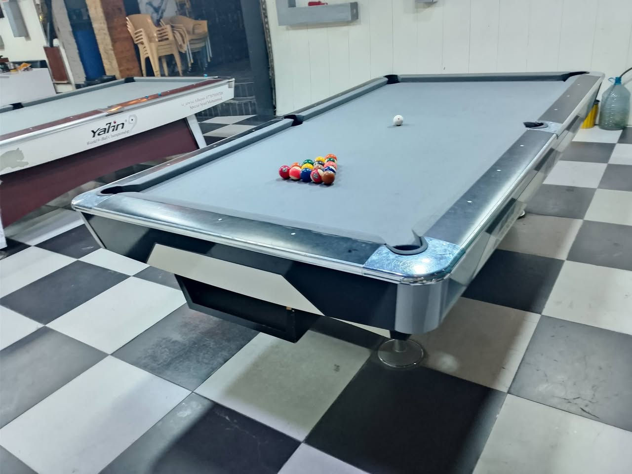 ميز نظيف نظافه 100% السعر سبع ورقات 💸 ***********
