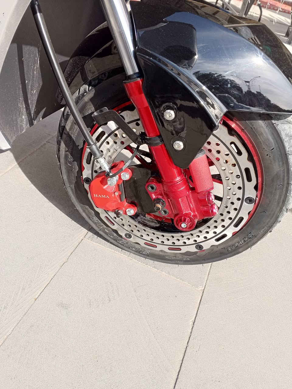 السلام عليكم للبيع دراجه سكنس GTمديل 2026 دراجه زيرو ما ماشيه بعدها بجيس الشركه فول فول مواصفات بطاريه ليثيوم ضمان سنه بل بطاريه ملحقات وصل المعرض بل منشور
تفاصيل الدراجه
بريك امامي خلفي دسك هايدروليك
حساس بريك 
لايت عالي ناصي زنون +رماس
بك لايت خلفي ليزري LED
اشاير لد ليزري
بلوتوث سستم سماعات كامل 
دبل اشاره
سكن لد امامي 
نضام بك الرجوع الى الخلف 
نضام بارك
مثبت سرعه 
مانع تزحلق
سرعت الدراجه حقيقي 90
بطاريه ليثيوم
تقطع مسافه بل شحنه الوحده 80كيلو جيب ويز وفحص
ملف الدراجه2500
دبلات رياضي امامي خلفي غاز
ويل كب رياضي
تايرات جلاتين حجم 12
ثلاث انضمه تشغيل كارت بصمه سويج
ستامد صفح رياضي 
الشراي يتفضل خاص او التصال عله الرقم***********
مكان الدراجه بغداد المنصور 
سعر الدراجه مليون بيها مجال بصيط
