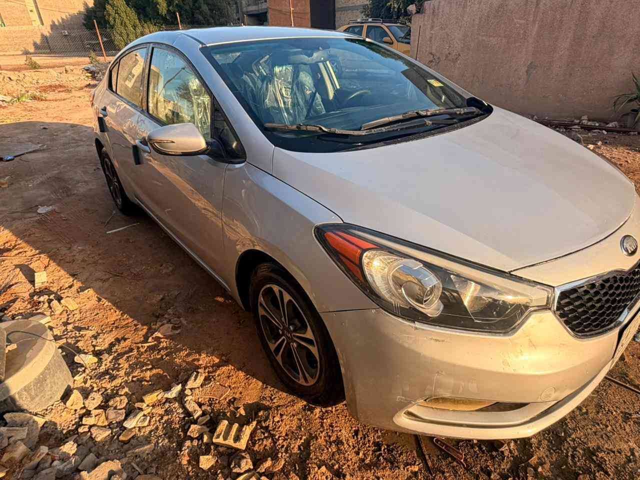 فورتي 2015امريكي مكينه 2000دوش تخم تاير صدر كير مكينه كفاله سياره جديده ومال جناي حادثها خشم الجاملغ وشويه من البنيد مبدلات وبيها كلير من امريكه بالصفاح بدون دواخل سياره اقل الحزام بس اني ابيع احزام سياره جاهزه ومابيها كل نقص السعر 98مكاني بغداد الدوره
***********
***********
