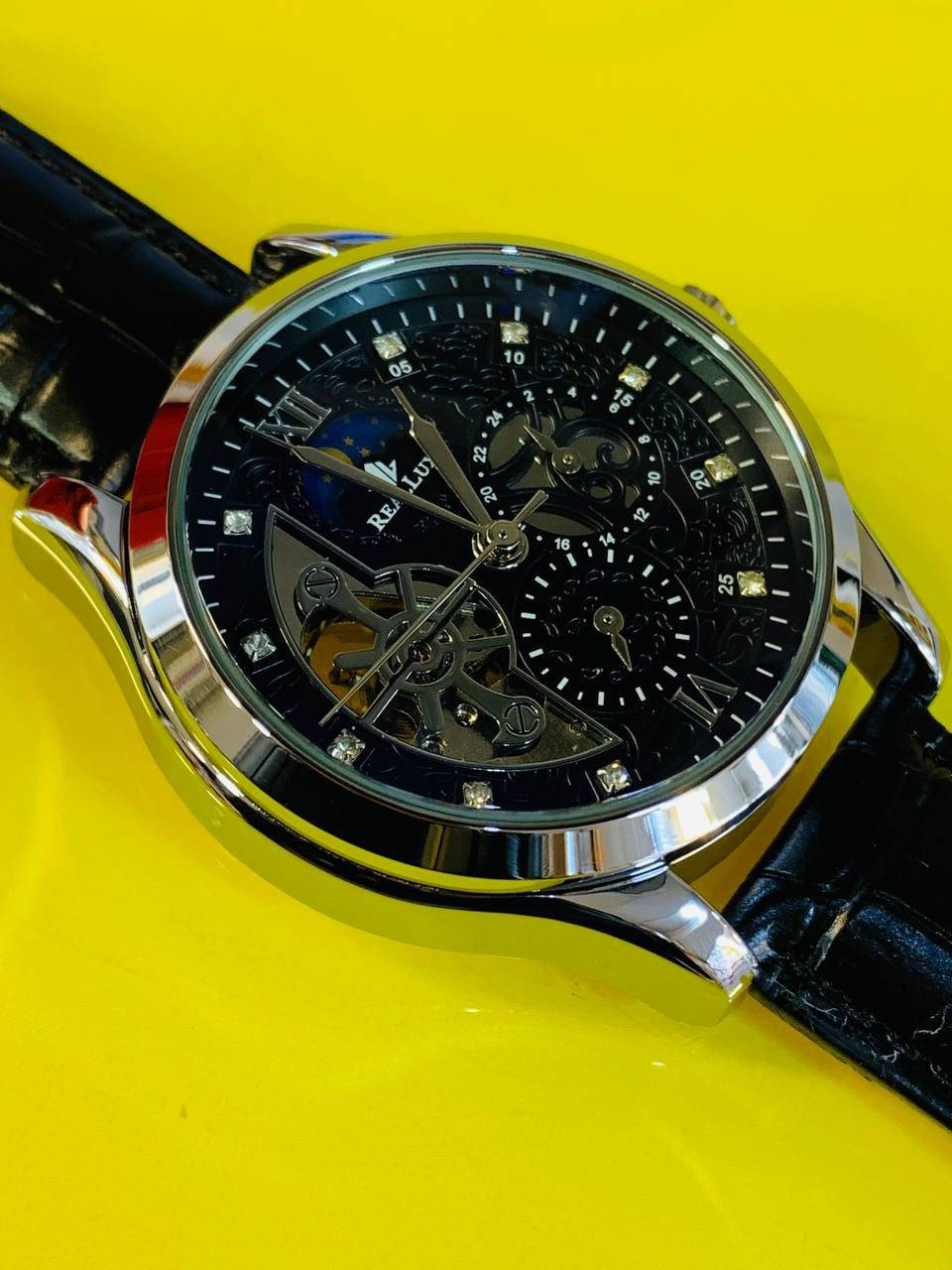 #ساعة_توماتيك
✅توماتيك تعمل بدون بطارية على النبض
✅طلاء ثابت
✅مكينة أصلية
✅ضد الماء 100‎%‎
✅مناشئ عالمية

✳️للحجز والاستفسار
الاتصال على الرقم الاتي
☎️📲***********

او مراسلة حسابات المحل
يتوفر خدمة توصيل🛵

#هدايا #عرض_خاص #موصل #اكسبلور
