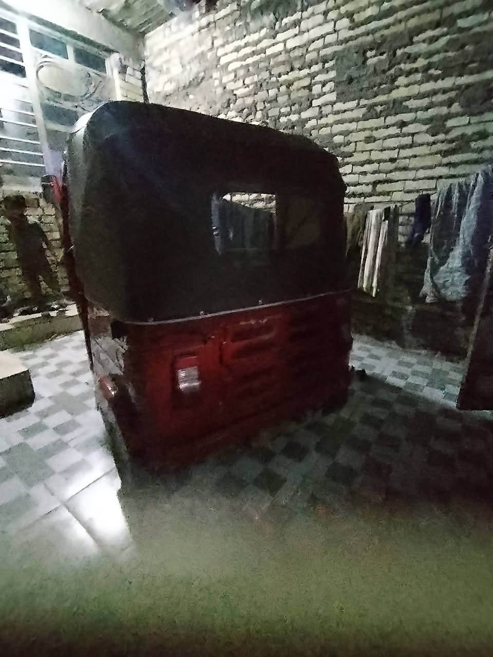 تكتك لبيع موديل 
18 رقم وسنويه مكفوله الشراي يخابر المكان بغداد الكماليه شارع اصفر ***********
