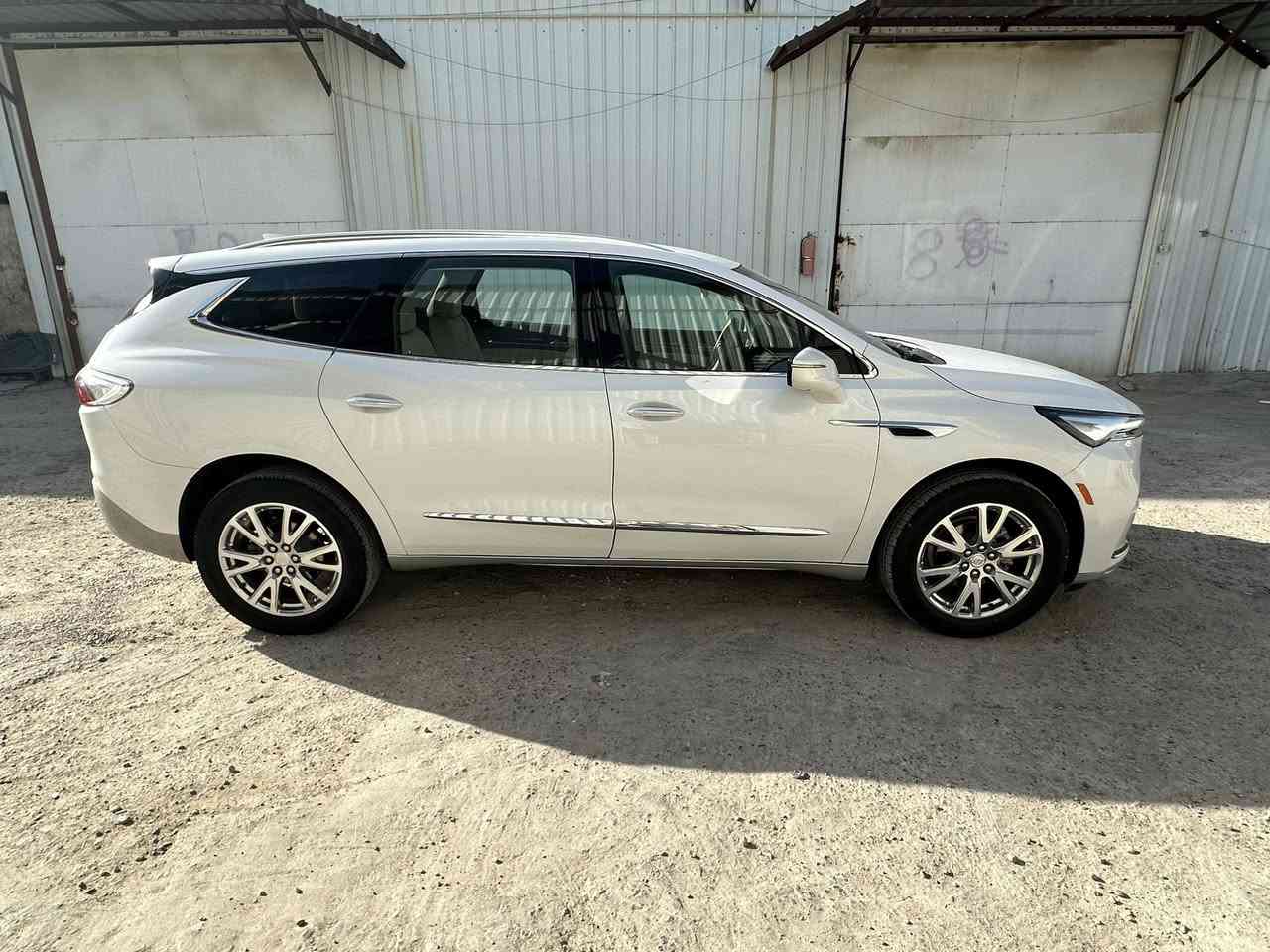 ﷽

للبيع فقط ….
‏2022 BUICK ENCLAVE PREMIUM
فخر الصناعة الامريكية 
بيوك انكليف بريميوم 
موديل 2022
ماشية 38 الف ميل 
لون ابيض صدفي 
المواصفات…
1-محرك 6 سلندر 3600 VVT
2-كير دكم 9 نمر 
3-بصمة تشغيل + ابواب 
4-مقاعد جلد + تدفئه وتبريد + كهرباء+ مساج
5-شحن واير لس 
6-داتو شو عرض بالجامة الامامية 
7-خزن ميموري 
8-شفتات بالمقود 
9-تحكمات جميع الجهات 
10- 5 كامرات محيطيه 360درجه
11-رادارات جميع الجهات 
12- تخديد مسار ولرجوع عند الانحراف 
13-حساس امامي خلفي
14-لايت زنون عالي ناصي + لد نهاري ليلي 
15-مري شفط 
16-تشغيل عن بعد 
17-اشارة ترحيب 
18-صندوك كهرباء 
19-مقاعد منفصلة 
20-تبريد 3قطع 
21-فور ويل 4×4 
22-ويل كب كروم مقاس 20 
وبعد بية هواي مواصفات 
السيارة اقتصادية بالوقود 
تبريد ماشاء الله تمشي توكف ميفصل وثلج 
السيارة وارد امريكي 
حادثها موضح بالصور المرفقه صبغ صفحتين السياره بدون تبديل ضرر السياره خارجي بدون دواخل فقط  طخات بسيطه
علماً ان كل ايرباكات السياره سليمه 
رقم بغداد 
السيارة شركة GM
مكينة والكير والحدادية والكهربائيات مال شفرولايت ترافلس  
السعر 210 ورقة  قفل 
بيع فقط 
للاستفسار يرجا الاتصال بلرقم 
***********
