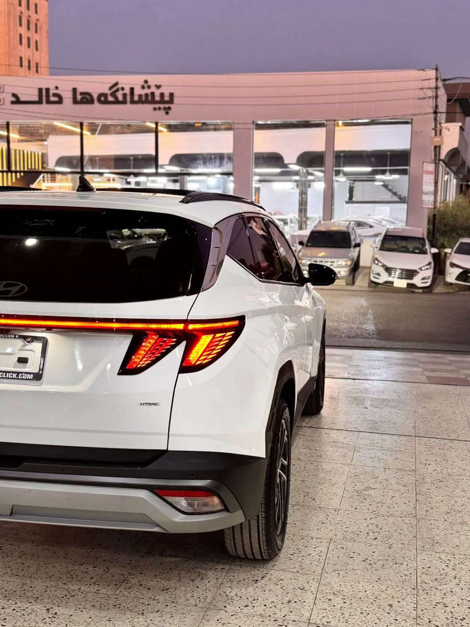 هوندا تكسون موديل 2025 سيار فول فول موصفات جاملغ امامي ربع بوند معه نص جاملغ خلف بخ سيارا بانوراما اوتوبارك شغال داد شو كش حار او بارد يعني فول فول سيار ايربك تكمه فقط 1.000 الف ماشي سيارا زاخو
وتساب ***********📞 سعر 220$ مجال زاخو, دهوك
