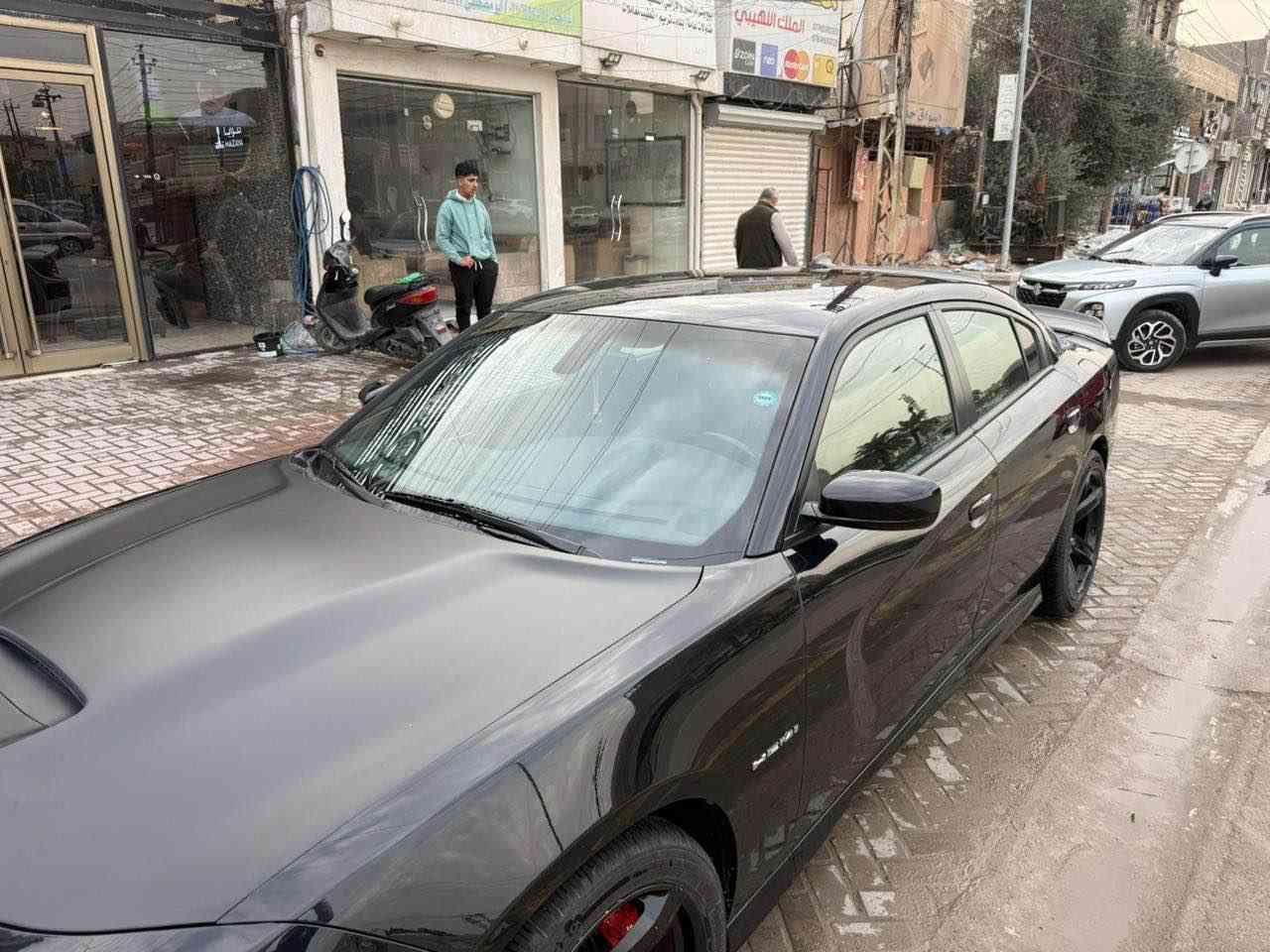 السلام عليكم 
جاجر RT 2020 للبيع
الون اسود
رقم سليمانيه
حادث السياره بنيد وبيها بيدي ار باب السايق
السياره ماشيه 50 مايل السياره نضيفه
السياره ستوك ماملعوب بيها بحالة الشركه 
مكان السياره بغداد الغزاليه 
السعر 240 وبيها مجال
*********** بغداد, العراق
