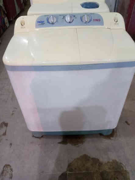 كلمن وسعره شغالات كل ضرر مابيهن 
*********** حله مقابل مستشفى الولاده
