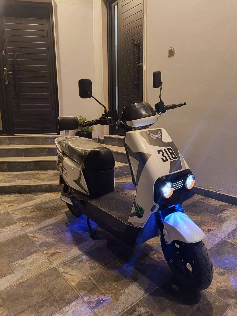ماطور شحن 318 دراجه
ماطور نظيف مابيه جلخ بطارياته نظيفه شحن مضبوط يمشيك مسافات ماطور مرتب بمعنى الكلمة ما ناقصه برغي 
سعر 625 .. ***********
