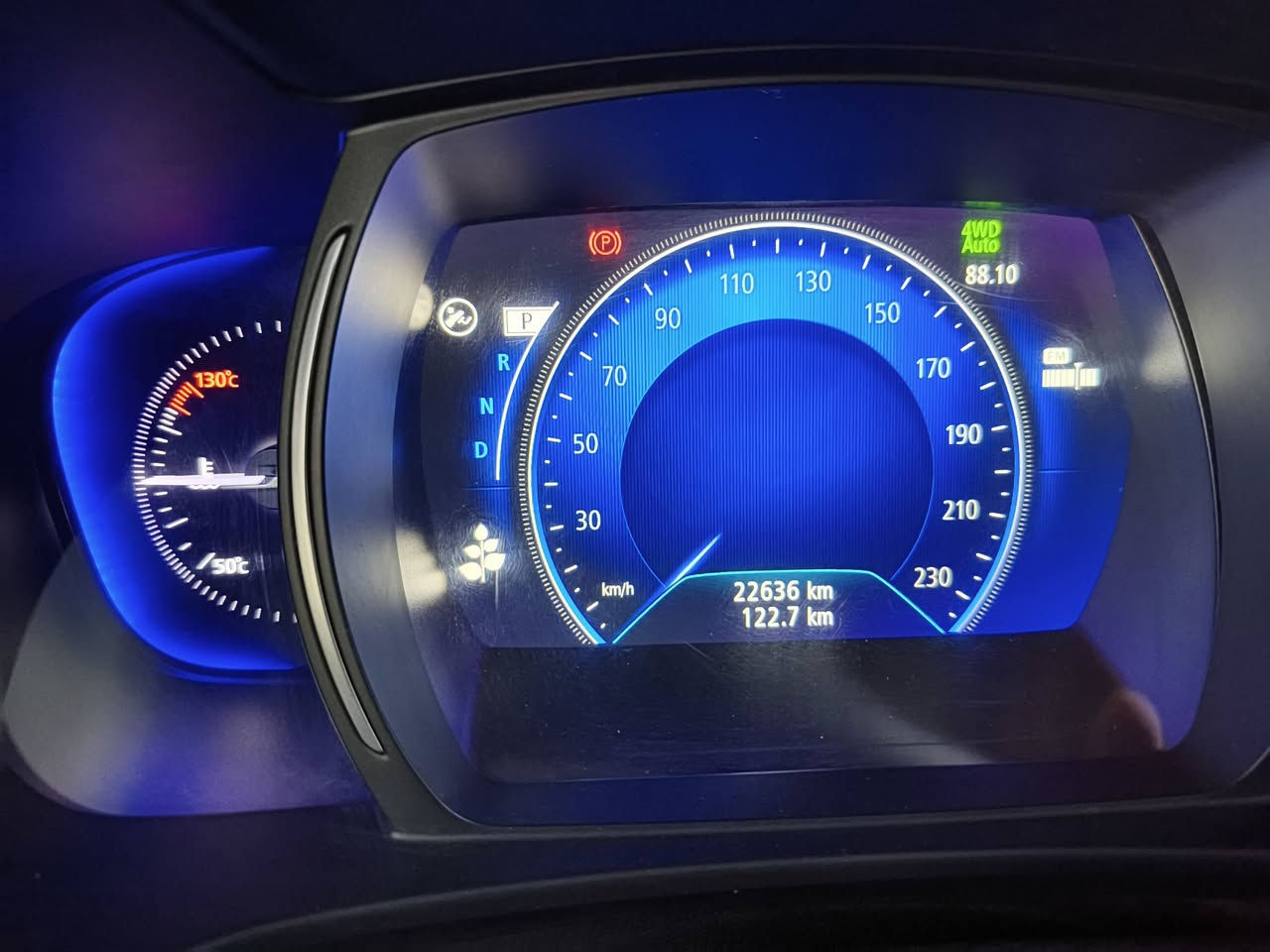 ‏السلام عليكم
‏ للبيع رينو كوليوس موديل 2024
‏رقم قادسية حرة 
‏
‏💥مواصفات السيارة 💥
‏✨ المحرك 4 سلندر  2.5L ياباني
‏✨ ناقل حركة أوتوماتيك 
‏✨ دفع رباعي 4WD
‏🔑 مفتاح التشغيل بصمة مع خاصية التشغيل عن بعد
‏✨حساسات 360 درجة
‏✨كامرا خلفية دوارة
‏✨مصابيح امامية LED زينون   
‏✨️ مصابيح خلفية LED 
‏🛞 ويل كب 19
‏✨️ اشارة في المرايا الجانبية 
‏✨️ المرايا قابلة للطي تلقائياً
‏✨ رادار جانبي (نقط عمياء)
‏✨عدد AIR BAG 8
‏✨ هاند بريك كهرباء 
‏✨ مكابح ABS 
‏✨ شاشه apple car play و android auto و GPS باللغه العربيه
‏✨ تحكم مقود
‏✨️منفذ طاقة 
‏✨ تتسع المقصورة لـ 5 ركاب
‏✨مقاعد جلد و تدفئه للمقاعد الاماميه
‏✨ اضاءة led داخل الأبواب 5 الوان
‏✨ لوحة العدادات متغيره 4 أشكال
‏✨ تثبيت مقعد الأطفال ISOFIX 
‏✨  تبريد مناخين للسائق و الراكب مع تبريد خلفي
‏✨ مقابض ابواب نيكل مع زر بصمه
‏✨ نظام مانع الانزلاق 
‏✨حاملات اكواب مبرده
‏✨ سستم صوت BOSS
‏✨دمام خلفي
‏✨صندوق كهرباء
‏✨فتحة سقف بانوراما
‏✨اريل نفيگيشن
‏✨نظام الركن التلقائي autopark
‏✨المرأة الوسطيه بخاصية تعتيم ذاتي
‏مكان السيارة ديوانيه 
‏للاستفسار / *********** 
‏السعر 30 مليون
