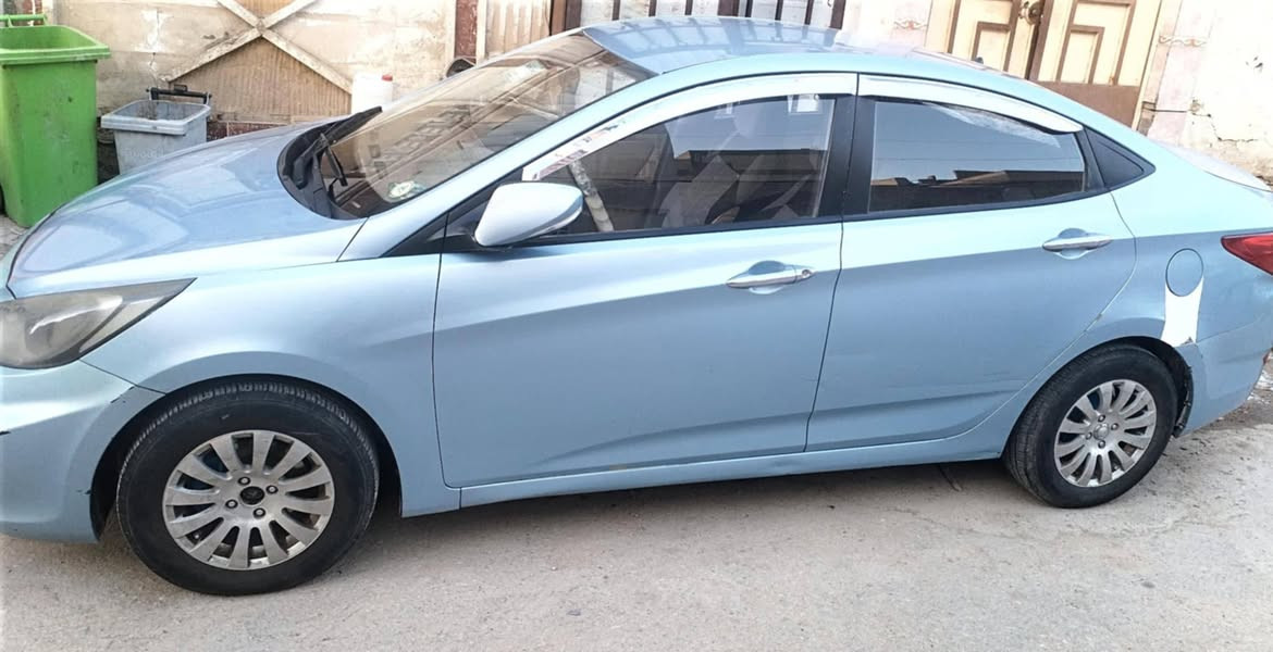 السلام عليكم
اكسنت موديل ٢٠١٣ لون ازرق غير محدد محرك ١٦٠٠ رقم نجف وارد خليجي بيها قطعتين بدون حادث صبغ فقط الجاملغ الأمامي والباب جه العبري صبغ فقط بدون فتح كما موضح في الصوره والباقي مكفول  السياره بسمي مداور ثاني يوم السعر ٩٠  و بيها مجال للشراي التبريد يحتاج فريز داخلي فول ماعدا الفتحه بها تشغيل عن بعد و كير و محرك مكفولات  و شاشه و كامره خلفيه السياره نضيفه و ما متعوبه 
مكان السياره نجف الاستفسار 
 الاتصال على الرقم ***********
