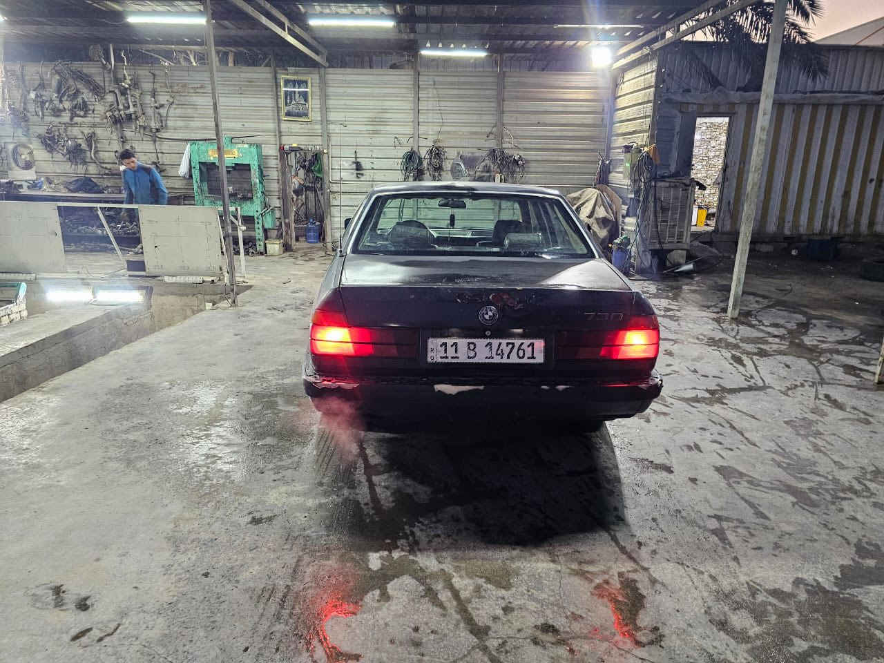 ٧٣٥ موديل ٩٠ اصل محدك كير حداديه جاهزه تخم تاير جديد بدون ضربه قويه رقم هزه جديده تبريد شغال مروحه كهرباء ولباقي شوف العين السعر ٣٦ وبيها مجال
مكانها :الشعله 
‭0770 257 5915
