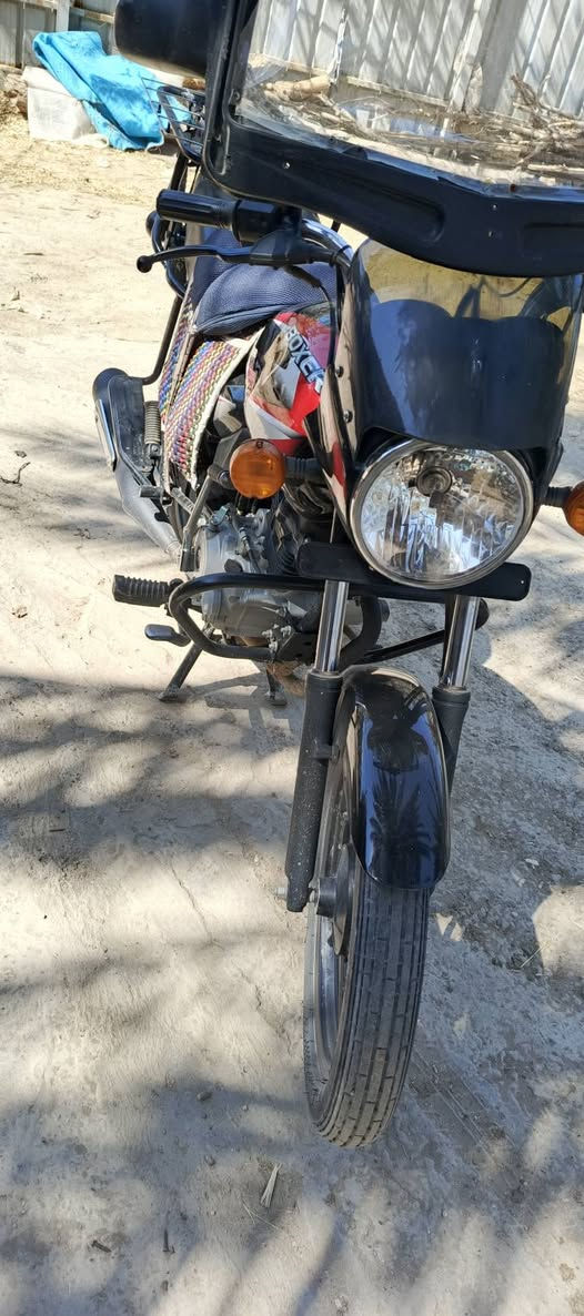 دراجه بوكسر موديل 2023 طالعه من معرض 2024 رقم كربلاء رقمه لوحتين وسعي مليونين و700 بيها مجال قليل لا تجيني ودي نزل لي فيها مجال قليل والشراي يتصل ***********

