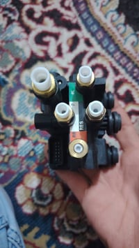 قطعة تخص سياره رانج روفر بس ما اعرف يا موديل للبيع جديد غير مستعمل  ال...