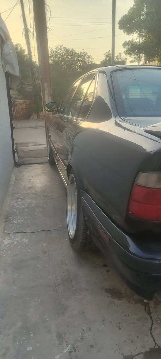 السلام عليكم للبيع او مراوس بيئم 530 ثمانيه سلندر موديل 93 سياره جاهزه من كلشي مكينه 40 كير عادي اصل اوتماتيك سياره كل نقص مابيهه صلنصه رياضي دبل جكمجه دبل اريرباك كشنات كهرباء جلد ويل 18 كروم فتحه بلسقف السعر 63 وبيهه مجال للاستفسار الاتصال على الرقم واتساب *********** مكاني بغداد الغزاليه  اعادة النشر بسبب الوعود الكاذبه  هزه جديده رقم دولي
