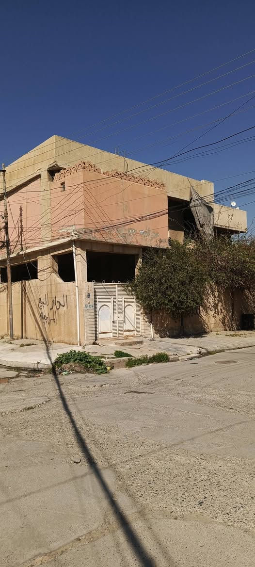 عروض مكتب اساور للعقارات
دار للبيع في حي البلديات
220 متر 
ركن على ثلاث شوارع تتبليط
شارع 15 متر شارعين 12 متر
شروق تام
موقع مميز جدا قريب من سايدين الجامعه
المربع الاول
سند طابو الزهور
شرط التحويل
لمعرفه السعر اكتب تم ليصلك على الخاص
للاستفسار زياره المكتب سايدين البحرين مقابل مطعم احمد الحاج صلاح
***********
***********
