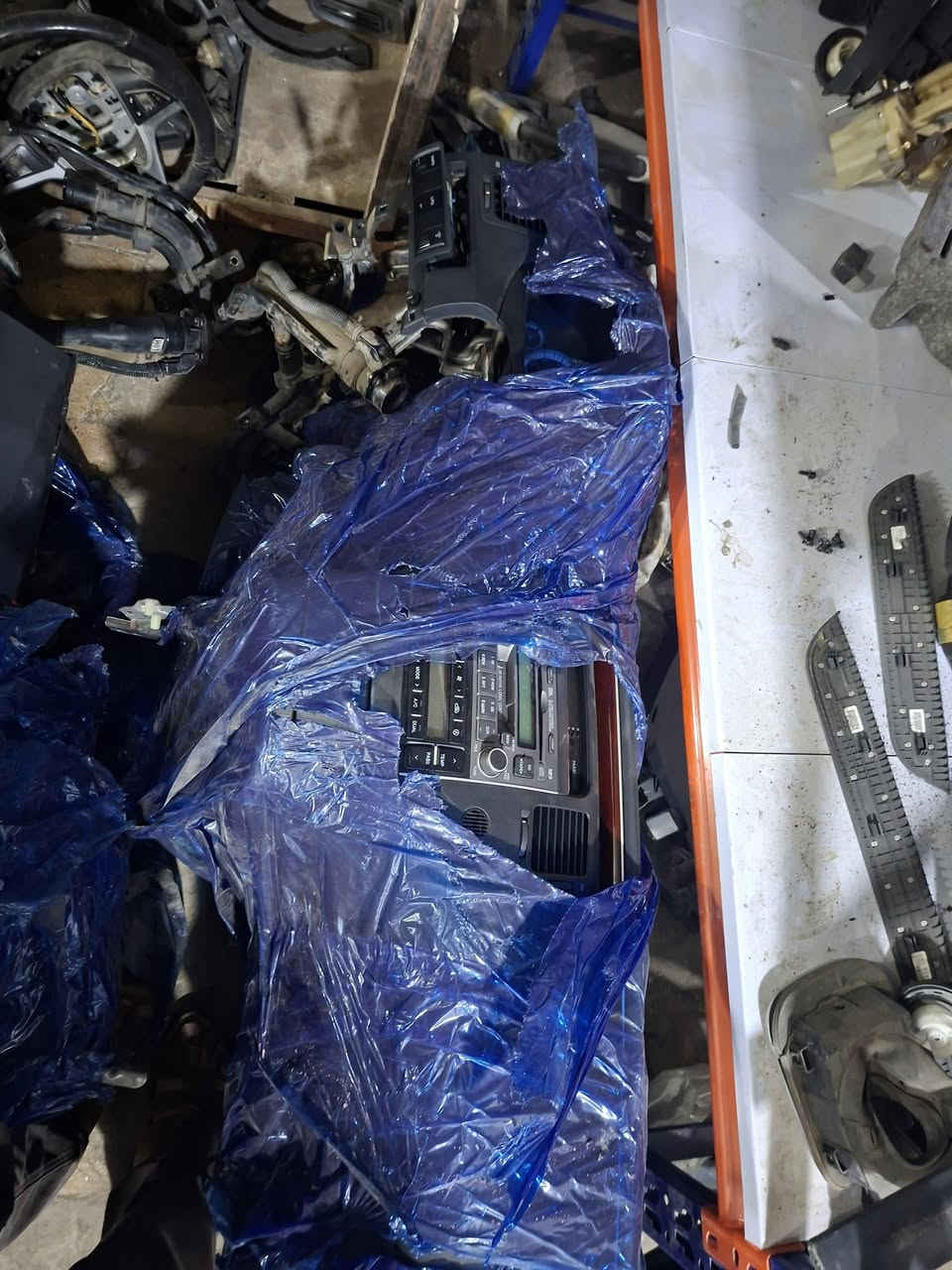 دشبول ازيرا قطعتين. دشبول كادينزا قطعتين مجمع ياسر التجاري م ***********.  لايت كادينزا2011 تفصيخ حاويه كوريا
