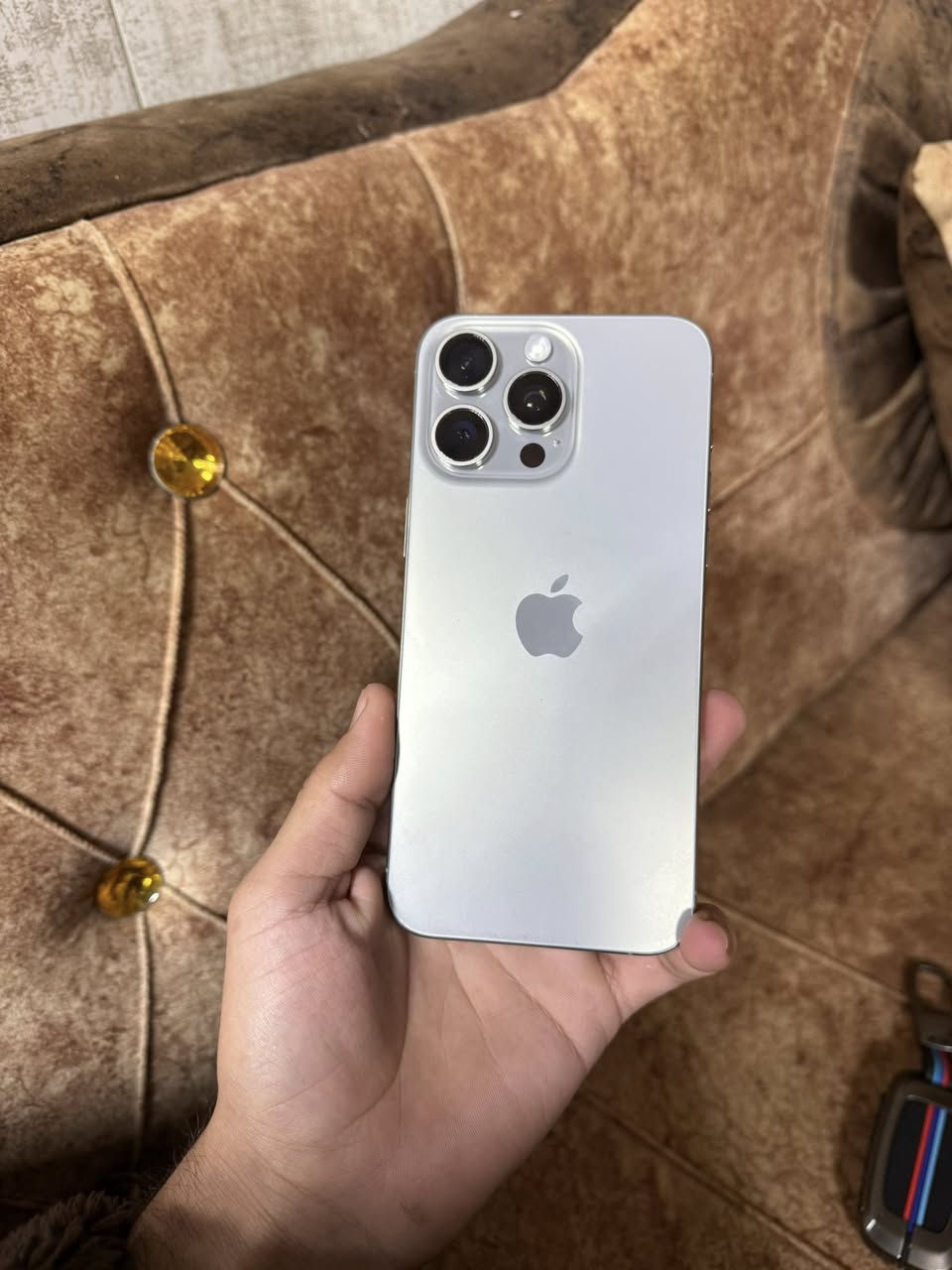 15 برو ماكس
ذاكرة 256 بطارية 96 جهاز كله بلادي مكفول من كلشي وتر ممفتوح ضمان نظافة 100‎%‎ سعره مليون و25 
مكاني بعقوبة ***********
