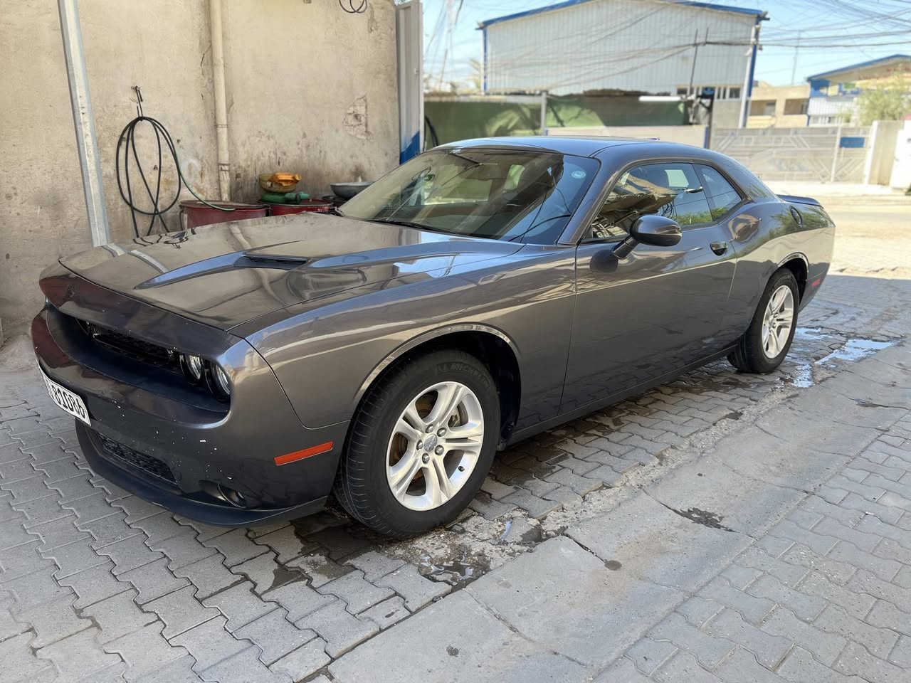 السلام عليكم
دوج جالنجر SXT للبيع 
موديل 2022 وارد امريكي 
ماشية 28 الف ميل 
ضرر خفيف فقط البونيد ودعاميات مبدلة
لغود وشواصي كلها بلادية ضربة ما واصله للراديتر
ايرباكات دواخل كلها سليمة سياره جديدة 
رقم سياره اربيل ومكانها بغداد / الكرخ 
رقم الشاصي موجود بالصور وصور الحادث 
سعرها 205
 ورقة للأتصال ***********

