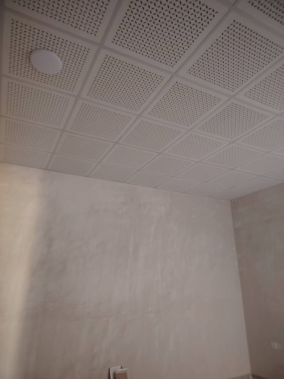 دور للايجار   عدد 2. صفر مامسكون
      طابق أرضى.  مساحه كل دار  100 متر
           متجاورات
         منطقه 77
    قرب جامع سيد الانبياء. عل حديقه
      سعر الإيجار الدار الواحد  200الف
 ماء وكهرباء عل صاحب الدار
    للاستفسار
     *********** واتس
