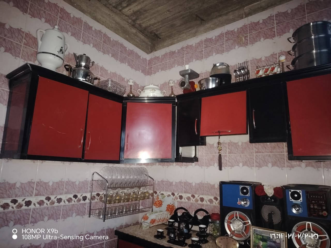 كاونتر4قطع ابواب فافون اصلي وسعر 500الف نضيف جدا***********
