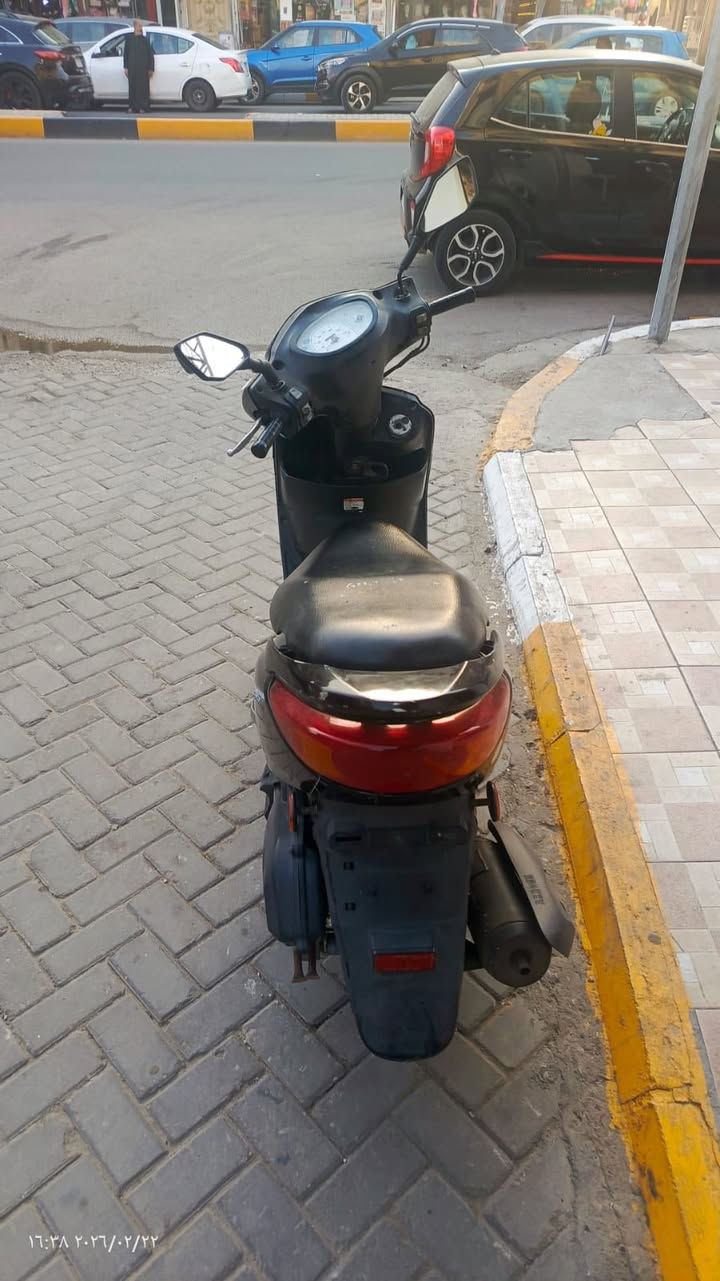 سلام عليكم  دراجه بريز نضيفه للبيع سعر مليون ***********
