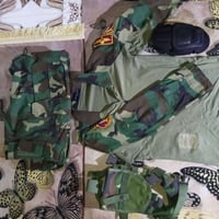 بدله قوات خاصة • جنطه حشداويه • بيريه وشعار