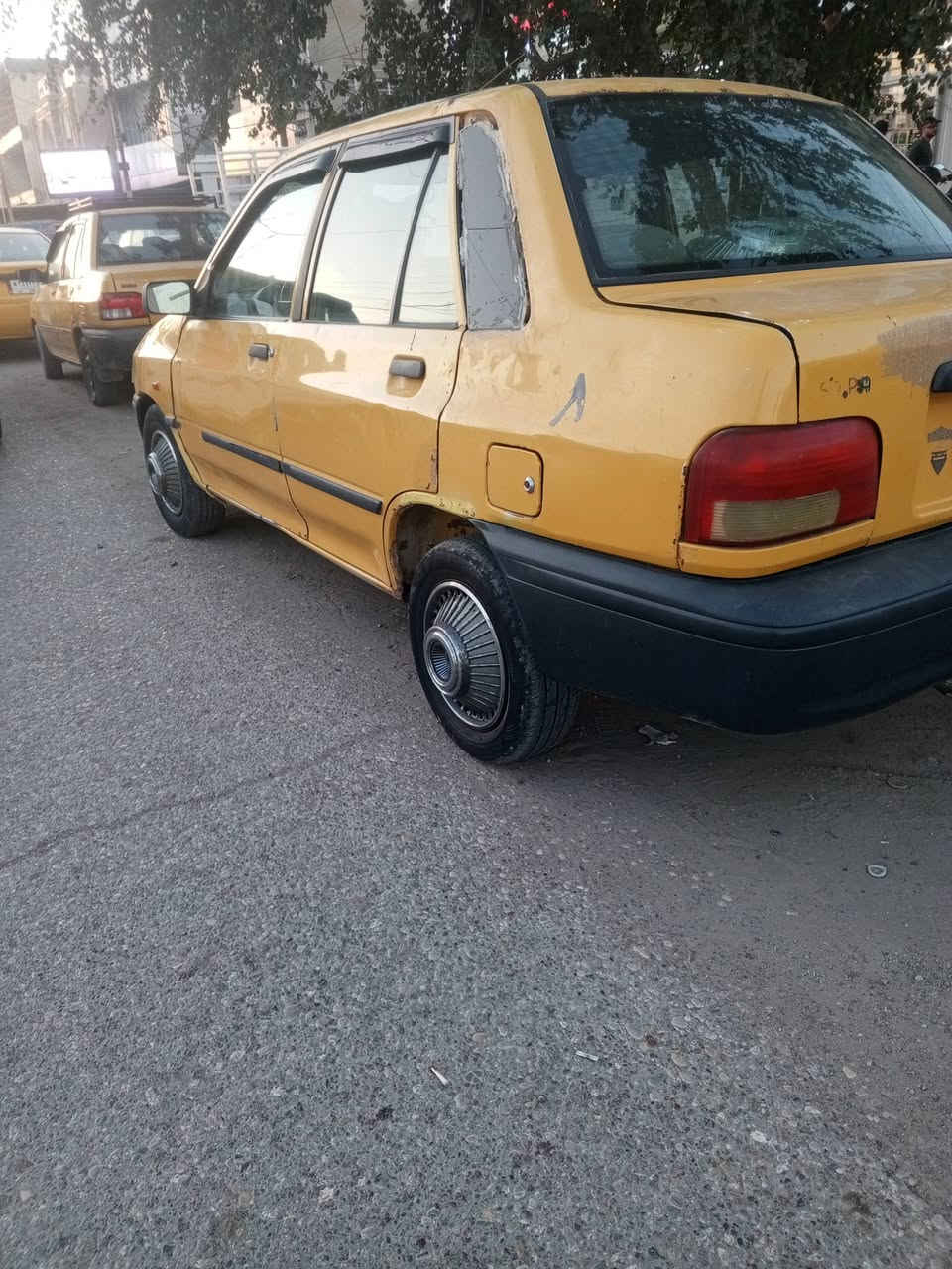 للبيع سايبه موديل 12رقم احمر بغداد كير محرك خير من الله صدر خلفي امامي كهربائيات  كلها شغاله ماذب عليها ربع جازه من كلشي العنوان بغداد السعر 11 الستفسار على رقم ***********
