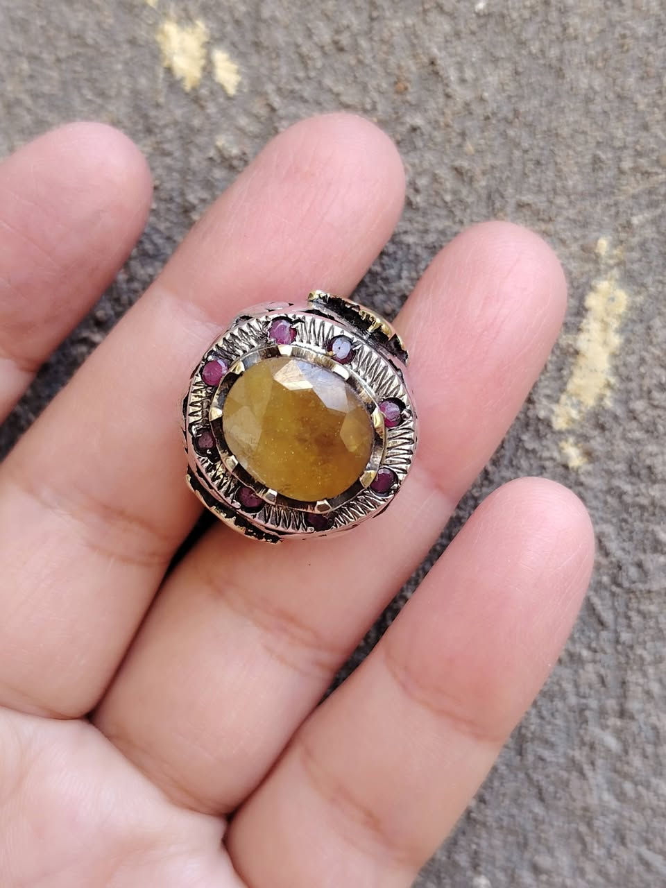 ياقوت افريقي طبيعي غير معالج  مطعم ياقوت صياغة يدويه ثقيله الفضة 925 قطع جميلة جدا
السعر خاص


**إذا كنت صاحب هذا الإعلان وتريد حذفه لأي سبب، رجاءا أرسل رسالة إلى الدعم الفني**