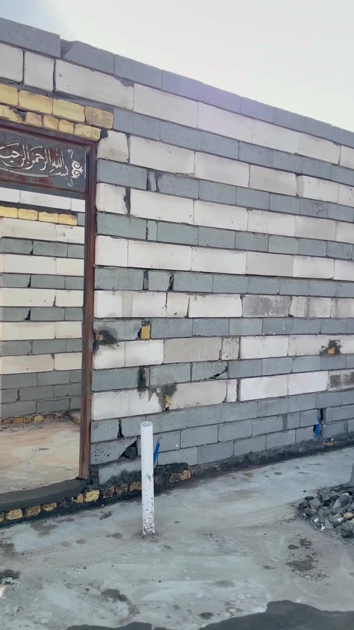 سلام عليكم خلفه بناء متفرغ حالين اشتغل طابوق بلوك بل مقطوعه أو بل يوميه بصره قضاء المدينة ***********
