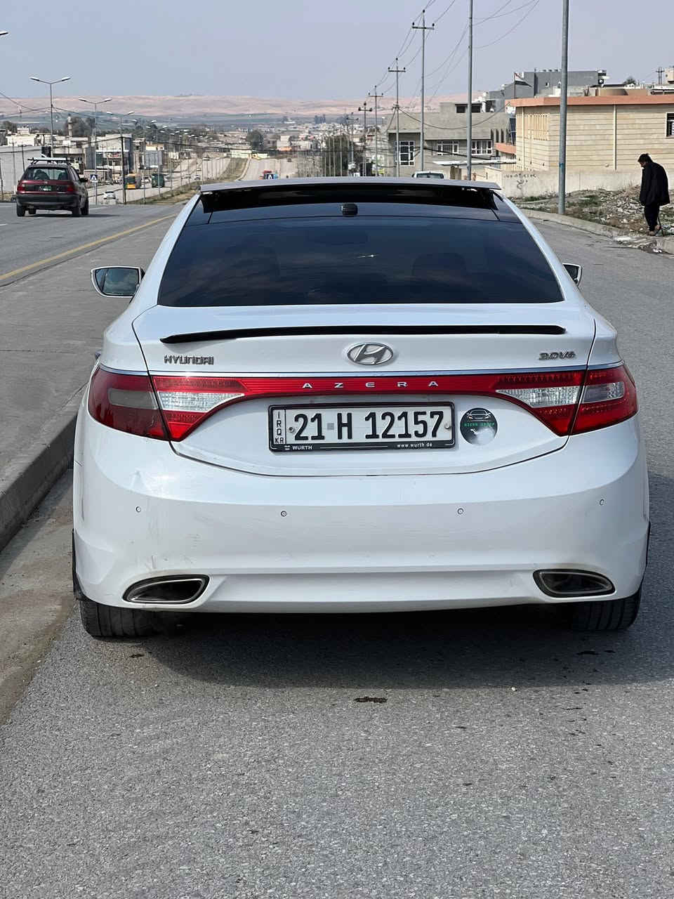 السلام عليكم سياره ازيرا موديل 2013
فول المواصفات
 رقم دولي سليمانيه
 بها صبغ جهه اليمين قطعتين وقطعه مبدله
 وجهه اليسار كما معروض بالصوره براس الجاملغ وبراس البوليد
 سياره واحد على واحد
 مكان السياره الموصل الايسر 
السعر 110 وبيها مجال وما اكطع سعر بل جهاز تجي وتددلل
***********
