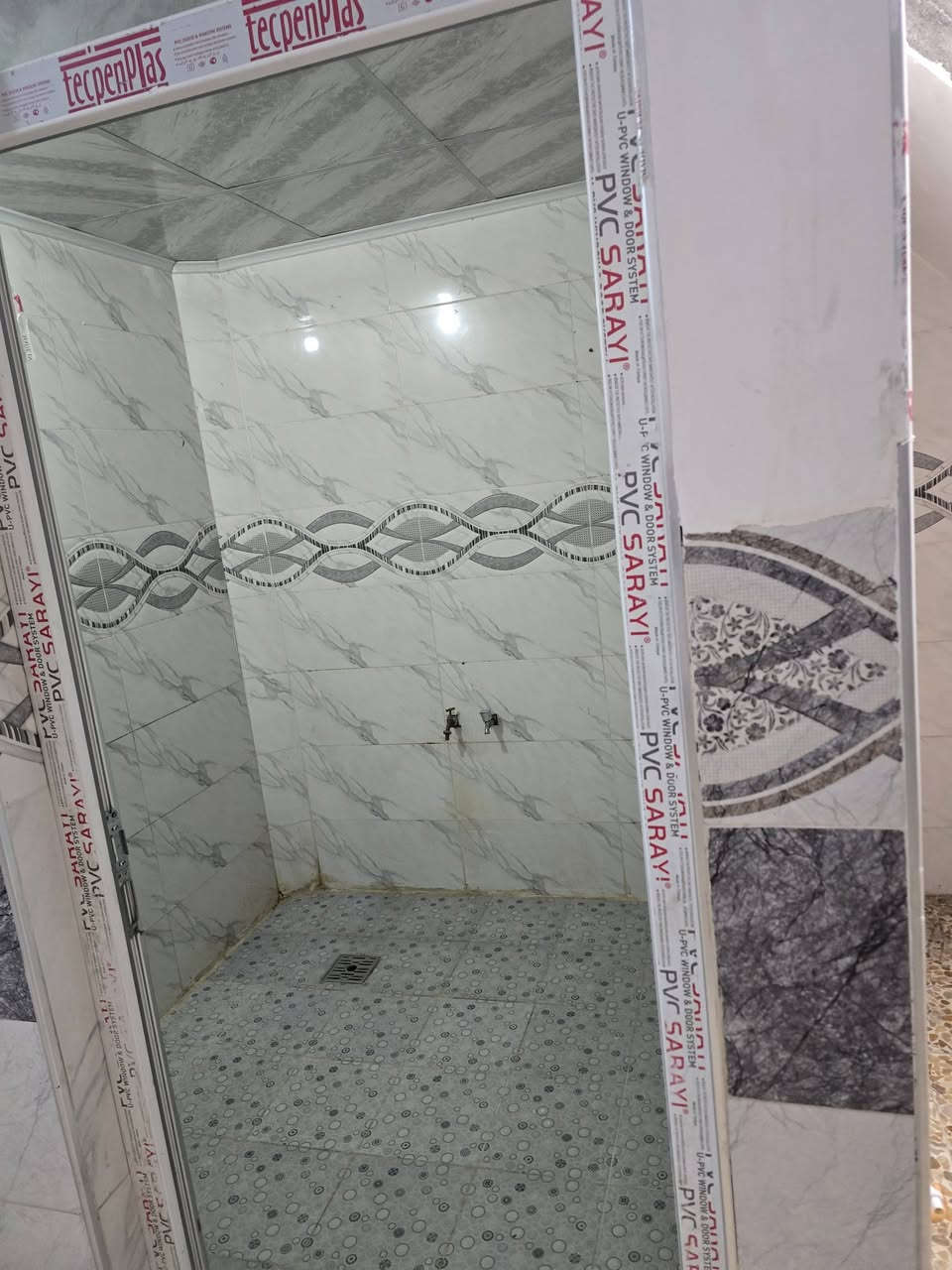 الايجار بيت طابق ارضي
حي الشيماء الاولى قريبا عالسوق
المساحه 140 متر السعر الايجار 275
غرفتين وهول استقبال مطبخ ومشتملات 
بناء حديث سيراميك سقف ثانوي
***********
***********
