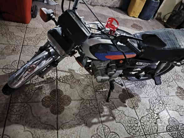 سيفان 21 احلى من الصورة نكرة سلف تخم تايرات جديد بوشة وبستم جديد باتري جديد  بانز  جديد 400 وبيها مجال للشراي ***********
