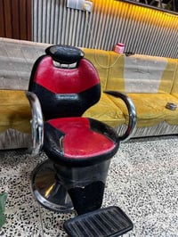 كرسي حلاقة • نضيف • جولان