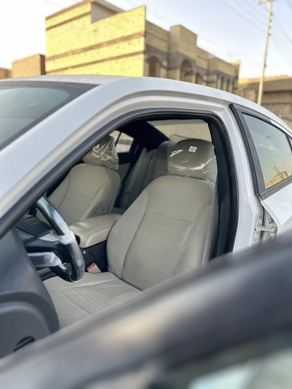 سلام عليكم جارجر البيع دخول جديد 2012 اصل سياره خليجية سياره جديده بشكل سياره بصمات ثنين كتلوجات الوكاله وياهـه سياه شوف العين ( اكفلهـه من الكص ومن نتر بول ومن الحادث ومن العشاير ) خوان اني مكلف بل نشر هاذ رقم صاحب السياره وتوجد واتساب وتصال ***********
