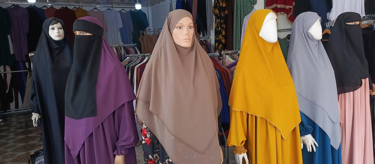 عەلاقەی پلاستیکی زۆر خاوێن بێ کێشە
لەگەل ئەم بوکانە لەبۆ فرۆشتن 
لە هەوڵێرە گیاندن بەس لە بۆ علاقەکان هەیە


**إذا كنت صاحب هذا الإعلان وتريد حذفه لأي سبب، رجاءا أرسل رسالة إلى الدعم الفني**