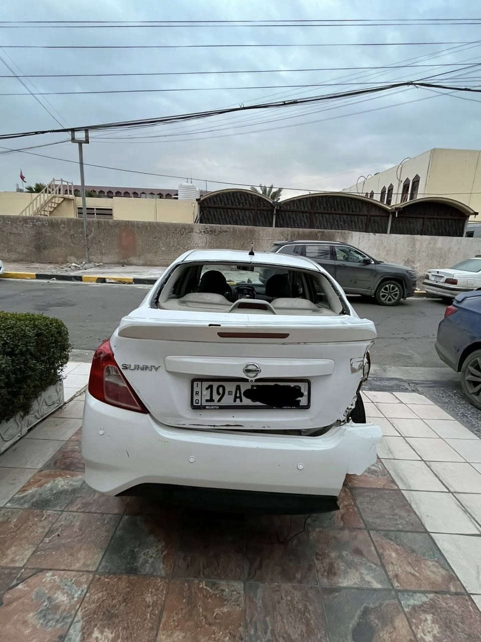 نيسان سني 2019 ابيعها على حادثها سابقاً بيها باب الامامي الايمن مبدل ايرباكات سليمة رقم كربلاء تحويل ثاني يوم السيارة شغالة وتمشي اعتذر عن المراوس مكاني بغداد شارع فلسطين للاستفسار 
***********
