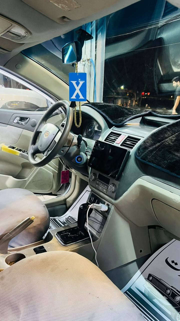 ‏‎       ——— لـلـبـيع  ———
‏‎ ام كراند .      —       C7

‏‎وراد صيني.        —  بدون ايرباك 

‏‎الموديل               — 2012  النداء الاخير 

فئة                     C7 اعلى فئه  بلصيني  

حجم المكينه 1.8        يعني تسحك عادي محسن

‏‎اللون                   — احمر  

المسافه المقطوعه — 200كيلو
‏‎- شاشه كبيره تدعم نظام الأبل كار باي ونظام الاندرويد 

‏‎- شاشه عداد  

‏‎- بگ لايت LED 

‏‎-ليد نهاري

‏‎-كامره خلفيه دواره

- اناره داخليه بلادي
 رقم السياره    — بغداد 

‏‎موقع  السياره — بغداد — تاجي سبع البور 

‏‎للأستفسار.     رقم وتساب***********السعر45
