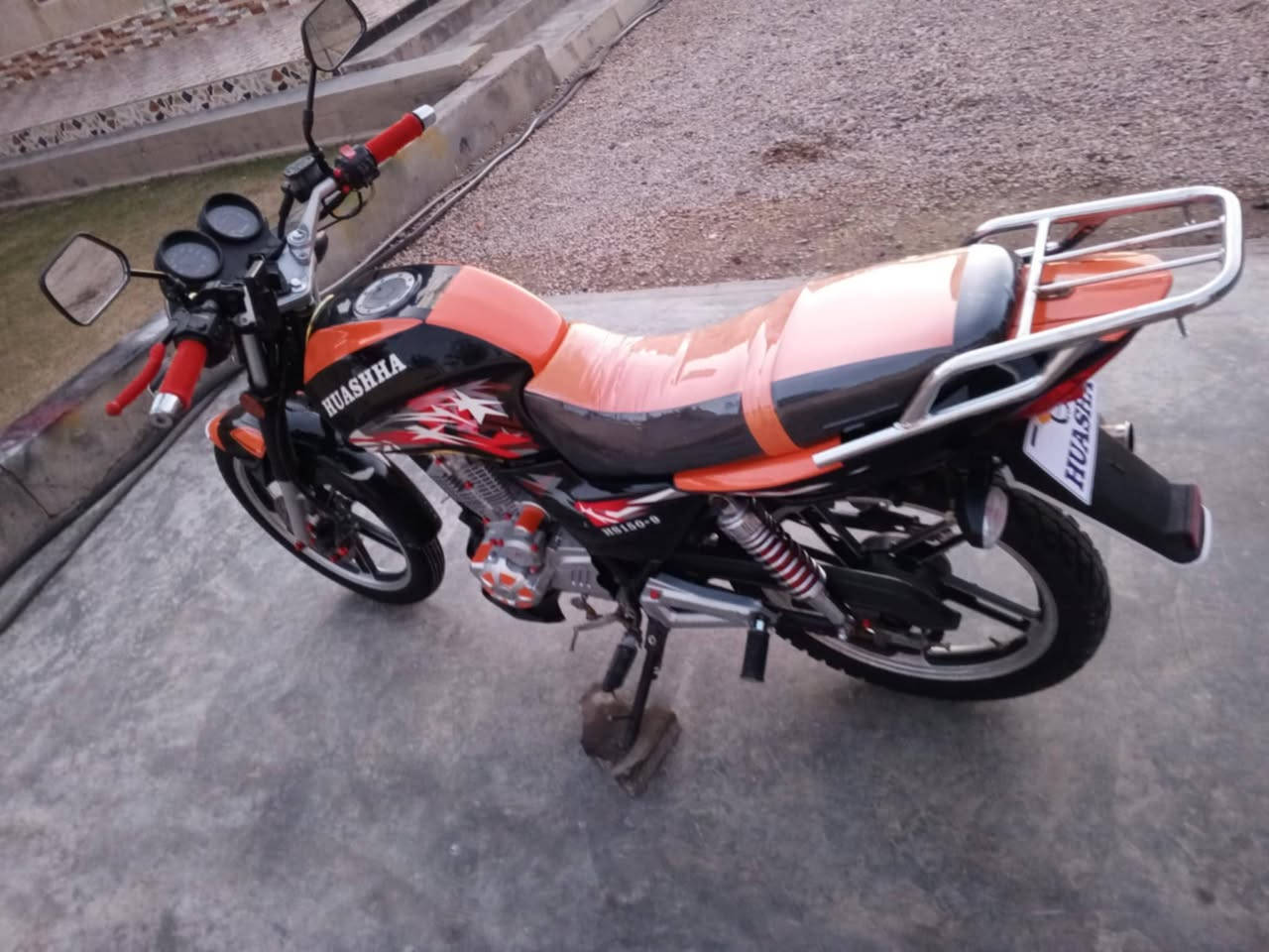 ياالله دراجه هيوشه للبيع موديل2023السعر800وبي مجال اوراق منفيس محرك ما ممدود عليه صبانه المكان الرمادي الجزيره البريشه هاذ رقمي للتواصل *********** مو شراي لا تعبني ولا اتعبك
