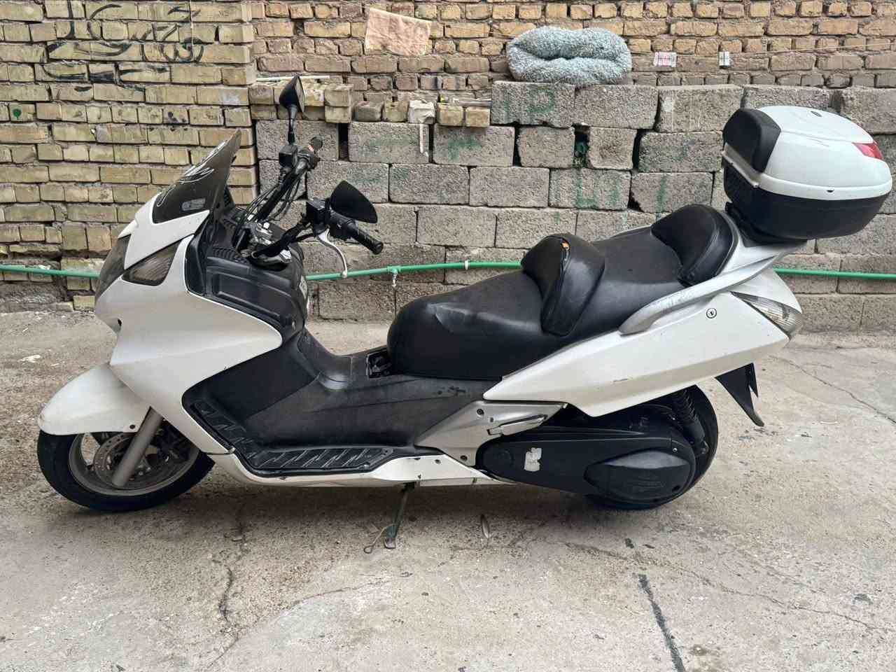 السلام عليكم سلفر 600 مرقم للبيع المكينة مكفول بيها ملاحظات بلكفرات الدراجة شلعة ومعدل ممشاهة 80 الف مكينة ماا مشتمة ريحة البانزين العادي السعر25$ وبي مجال بسيط حك الجية التحويل ثاني يوم الرقم ***********
