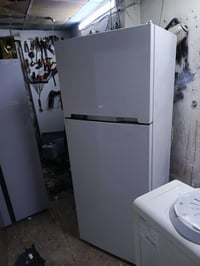 ثلاجات للبيع كلهه بشرط وضمان 10ايام الاستفسار 07828370292واتساب