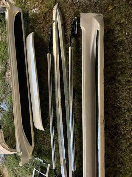 السلام عليكم غراض مال لاندكروز كلهن اصليات دوس ولحايه امامي خلفي وسبايدر صندوق وسبايدرات قماره عاليات وناصي واقيات اطار مال فرس كير  وبكلايت اصلي مكاني بغداد الدوره ***********
