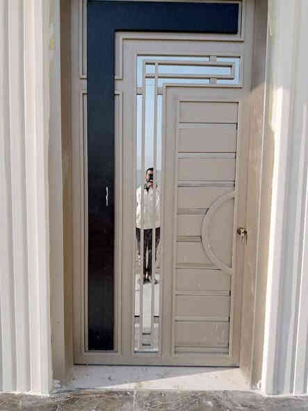 محل حداده سيد نمر الاعرجي جميع انواع الشبابيك والأبواب والمسقفات اسعار مناسبه نعمانيه طريق الشوملي قرب الجسر الاخضر استفسار علي الارقام ***********/***********
