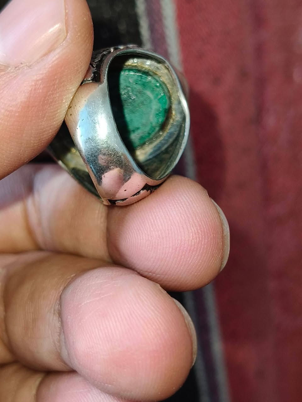 💠قطعة متحفية من الفضة عيار 925 💠
🌀مصاغ عليها جوهرة من الملاكيت الاخضر 🌀
حجر الهدوء النفسي ☘️☘️
مقاس 21/22 قابل لاي تعديل حسب رغبة العميل 
السعر خاص 
واتس اب https://wa.me/message/UE3FCVDMZUJ3B1
للاستفسار عن السعر فقط


**إذا كنت صاحب هذا الإعلان وتريد حذفه لأي سبب، رجاءا أرسل رسالة إلى الدعم الفني**