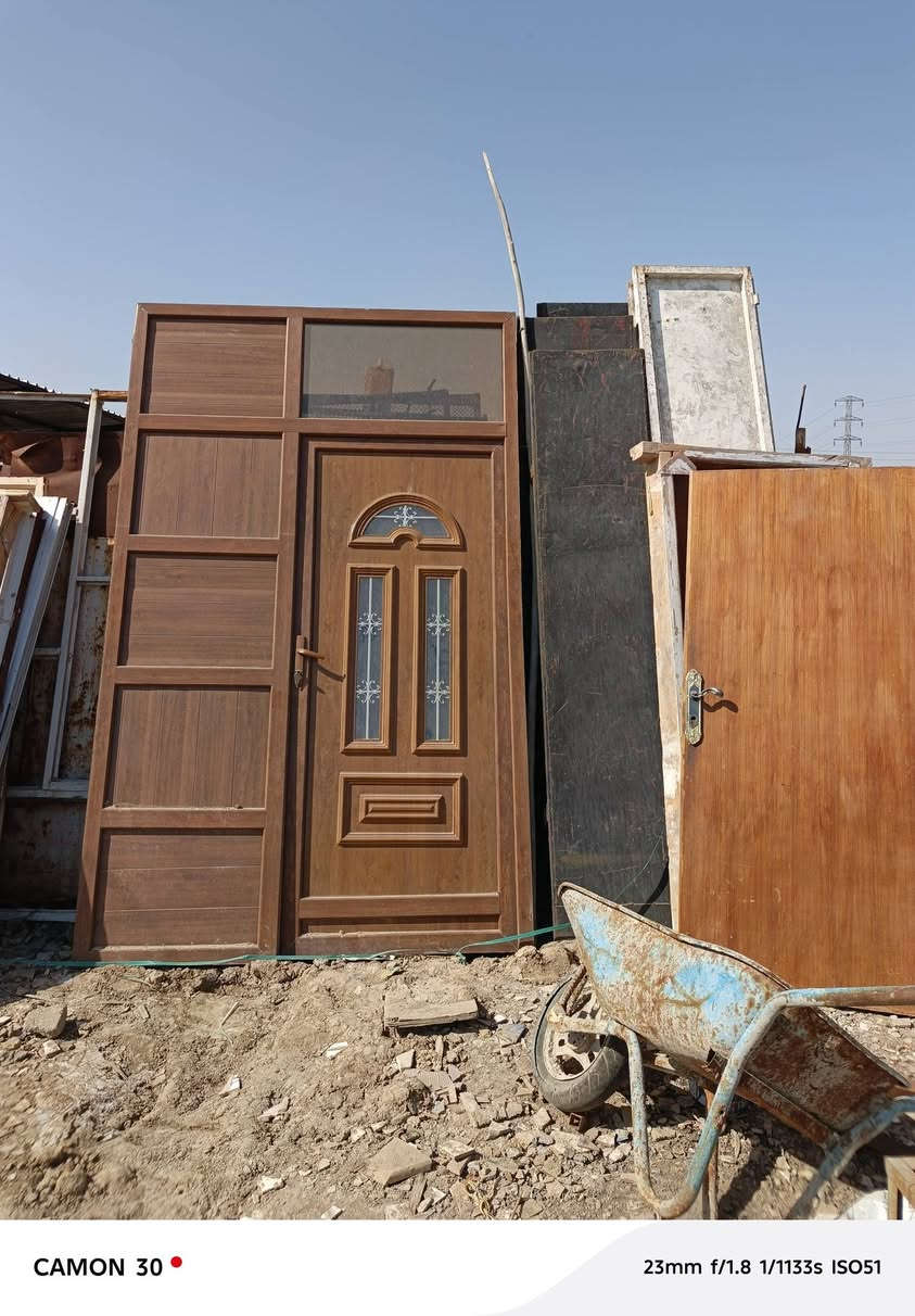 باب الميوم الرتفاع 3متر والعرض متر ونص الستفسار ***********
