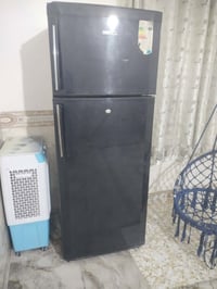 ياالله ثلاجه ابيعها كشر 60وبيها مجال دوشك 50 وبيه مجال غساله بيضه 60وب...