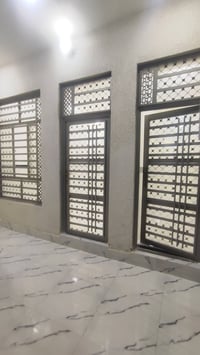 دار للبيع المساحه 100 متر بناء درجه اولى وحديث حي الغدير قرب مدرسه الف...