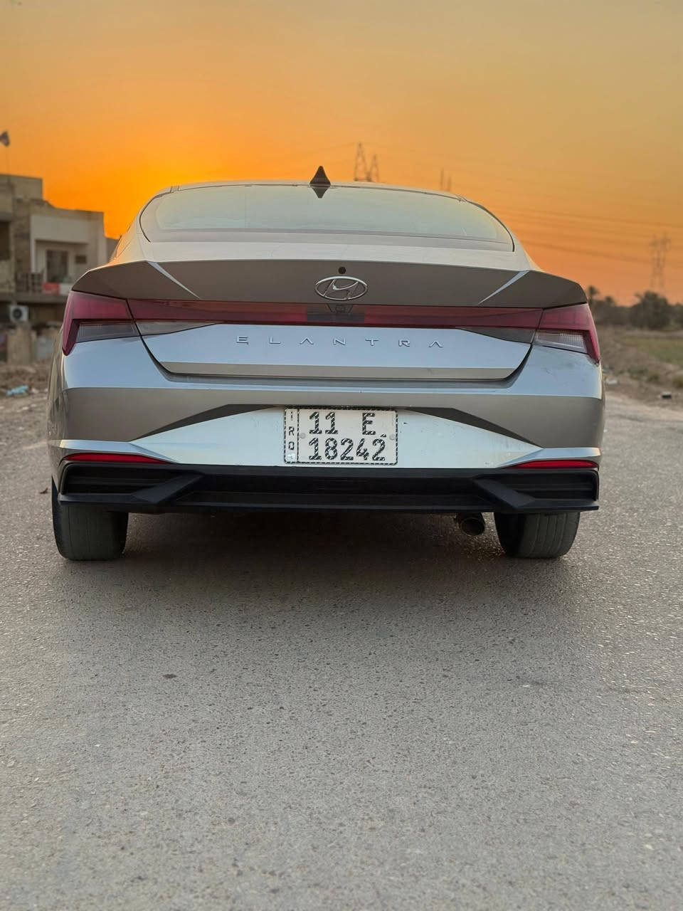 النترا موديل2021  سعر 117وبيها مجال قليل  بدون دواخل.  ايرباك راجع  المواصفات محرك 2000 دوش بصمه  رادار امامي وجوانب ويل كب لد امامي خلفي كامره وشاشه وحساس كير ايتي  محرك تبريد مكفول  هزه وسنويه ورقم جديد بغداد  مجال بسيط العنوان بغداد الامين 
موبايل ***********
