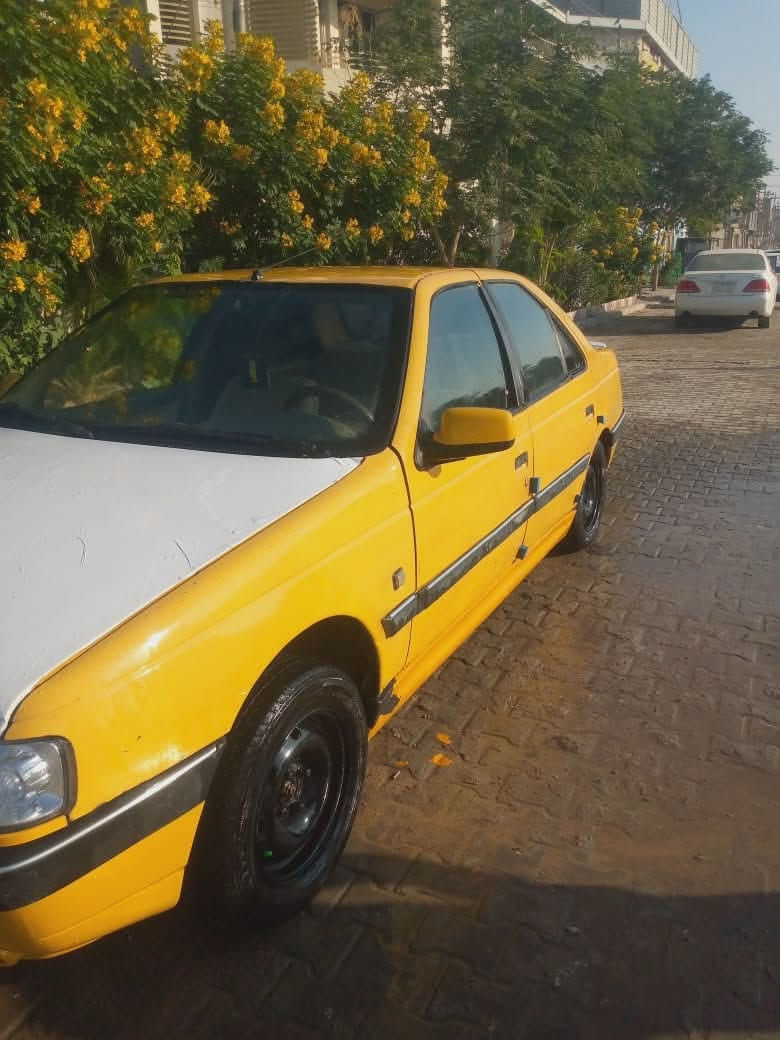 بيجو ٤٠٥ موديل ٢٠١٤
السعر ١٨ ورقه وبيها مجال جيه 
السيارة رايدة ادامه المكينه 
كازكيت بيها 
راعيها يريد مداور ..
***********
