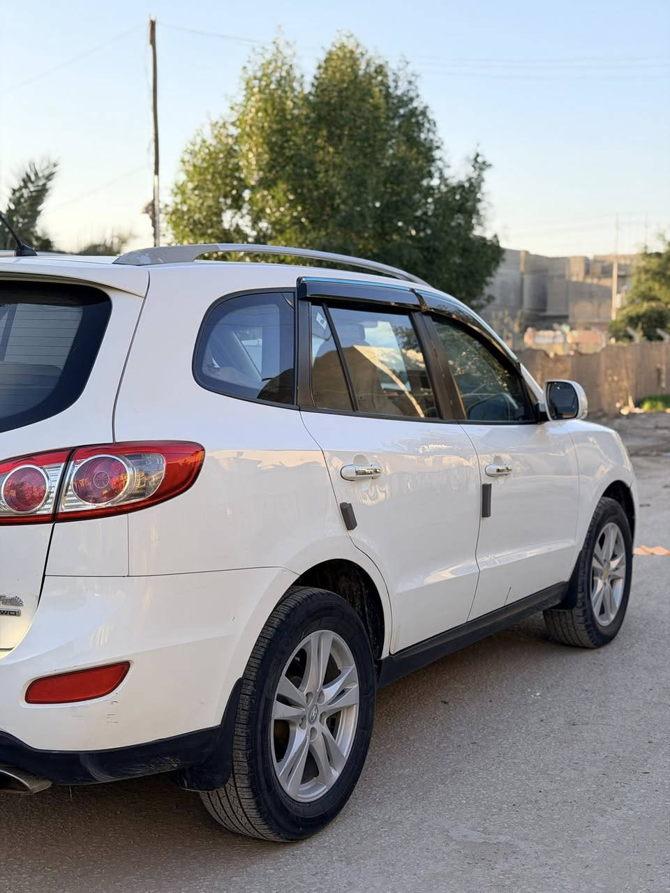 السلام عليكم
سنتافي خليجي للبيع موديل 2011 فول مواصفات1/1 رقم بغداد بأسمي السعر 139 وبيها مجال بيع مستعجل
مواصفات السياره:
مكينه السياره 6 سلندر
7راكب 3 قطع تبريد 
كشنات جلد تحكمات ستيرن
كشن كهرباء 
كامرات بلاديه 
حساسات خلفيه
بصمتين +ثلاجه
وبعد بيها هواي مواصفات 
السونار بالمنشور 
مكان السياره بابل الحله
رقمي :
 *********** 
***********
الاسيا بي واتساب
