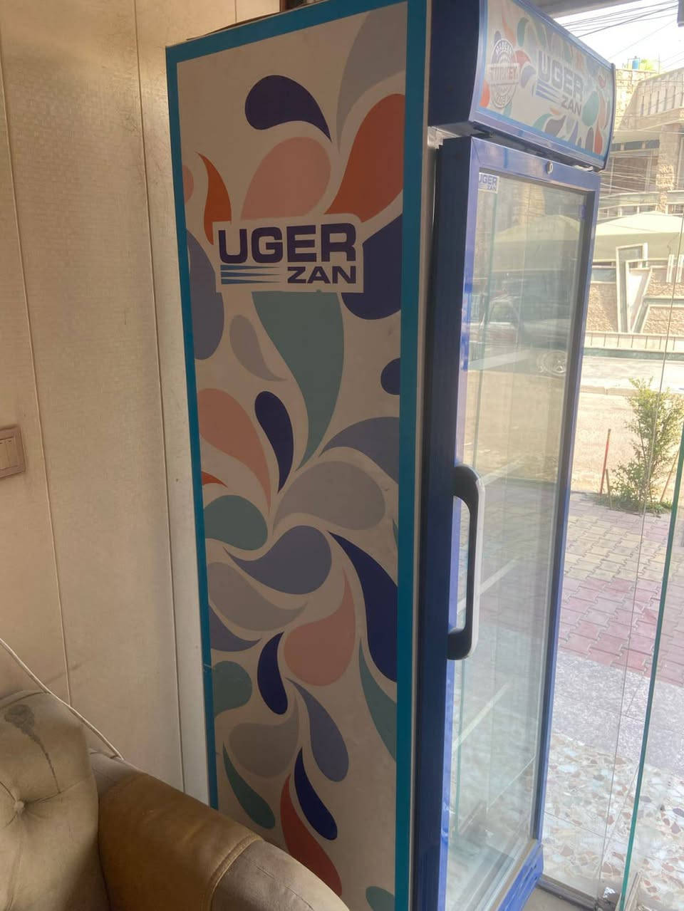 السلام عليكم عندي عارضه عاموديه مثل ماموضح بالصوره العارضة تركيه UGER كولش نظيفه بس الشمعات مالتهه محتركه بس أمانة الله ورسوله العارضة أي صيانه مداخله وبعدهه بضمانهه مال الشركه السعر 400 الف وبيهه مجال حك جيتك .. العنوان المشتل مدخل شارع الجامع الفرع مقابيل صباح الساعدي للأنشائيه *********** اتصال فقط / واتساب ***********
