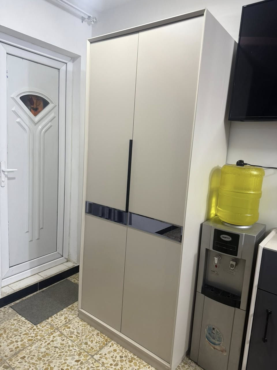 غرفه تركيه 10 قطع مودرن فوول نضافه استخدام سبوع 
العنوان بعقوبه گاطون الرازي مجاور ملعب الرازي 
***********
يوجد نضام مراوس 
يوجد شد ونقل جميع المحافظات
