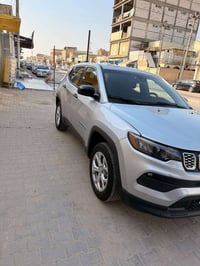 اخوان جيب كومباس 2024 ماشيه 9000mi  رقم اربيل السياره  مواصفاته رادار ...